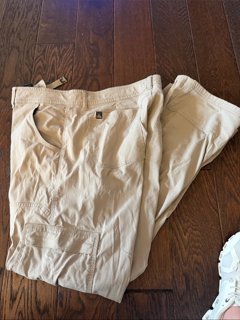 Prana Men’s khaki Cargo Pants